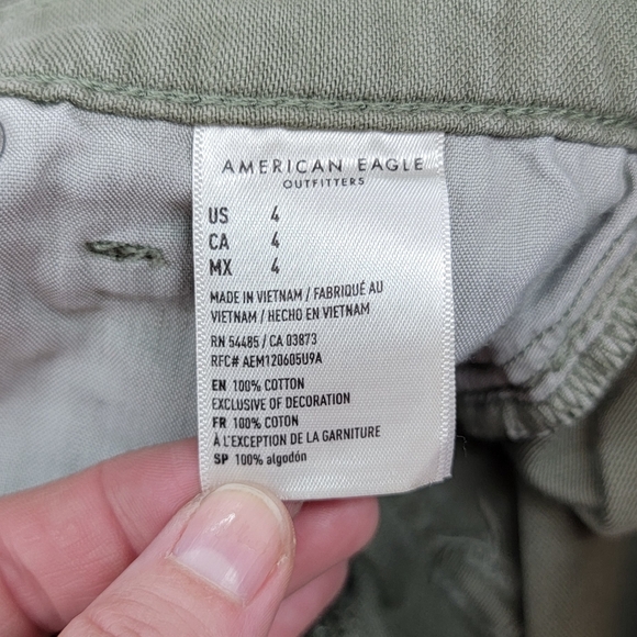 American Eagle Highest Rise Mom Short Distressed Green - Picture 4 of 8